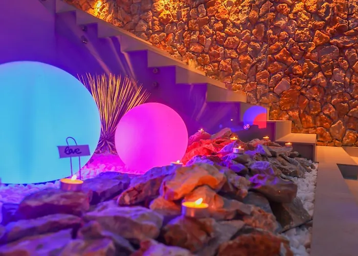 Compass Luxury Villa *