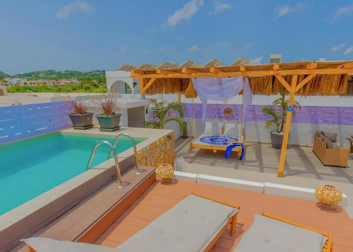 Compass Luxury Villa *