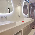 Compass Luxury *
