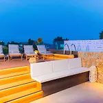 Compass Luxury Φαληράκι