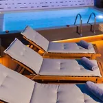 Compass Luxury *