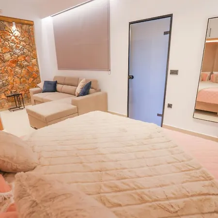 Compass Luxury Βίλα
