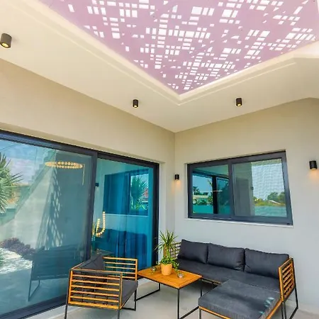 Compass Luxury