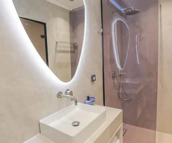 Compass Luxury 빌라 팔리라키