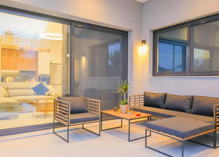 Compass Luxury * فاليراكي