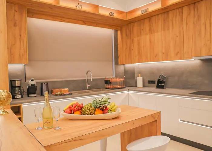 Compass Luxury فيلة