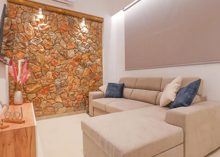 فيلة Compass Luxury فاليراكي