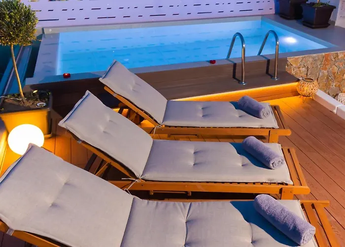 Compass Luxury *